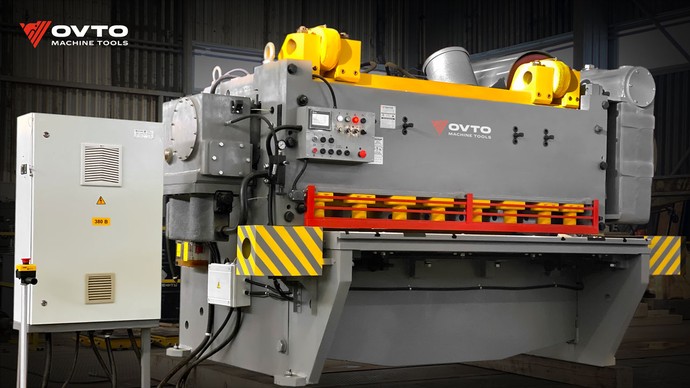 Гильотина для металла: принцип работы, виды и критерии выбора под задачи производства